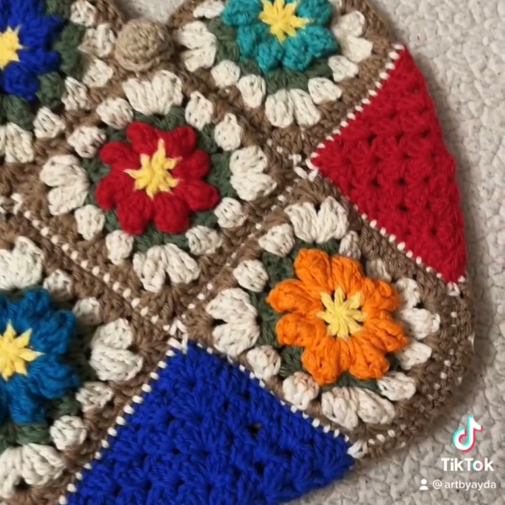Handmade Crochet Purse - Picture 5 of 8